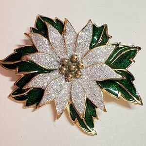 Elegant vintage glitter water lily Green and Silver tone Floral Brooch